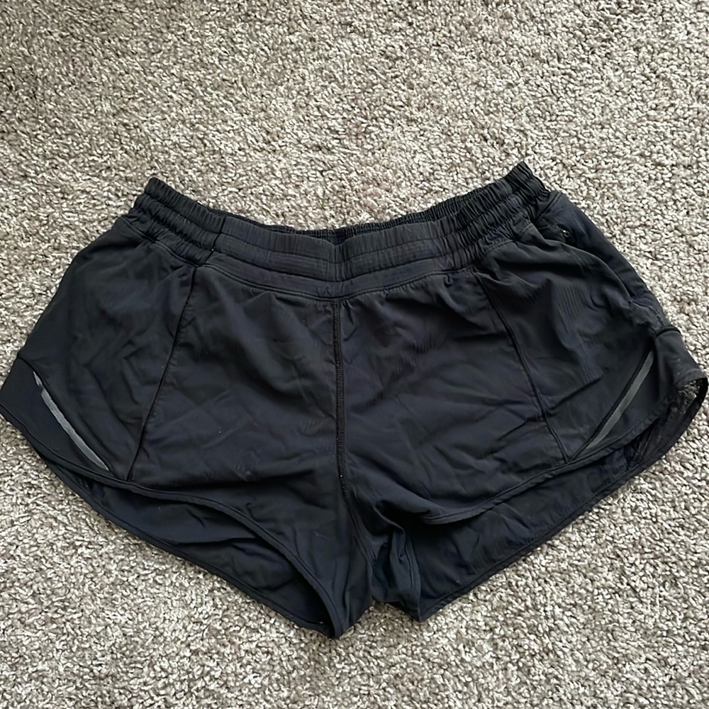 Lululemon Size 8 shorts 2.5inch